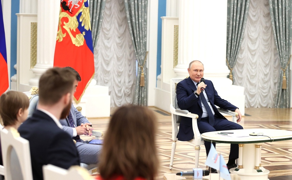 Президент России назвал воспитание детей чрезвычайно важной миссией 